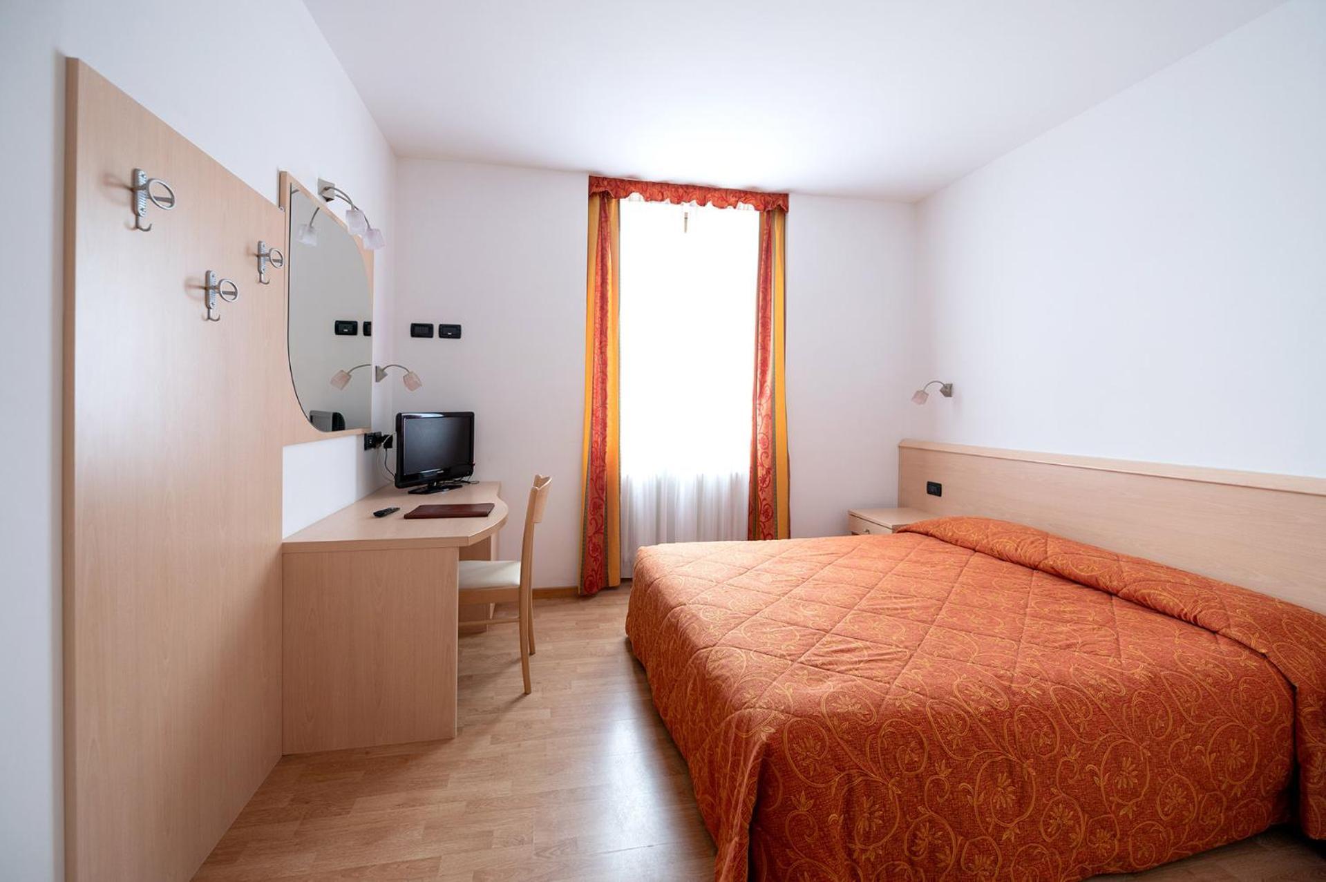 Hotel Posta Comano Terme Luaran gambar